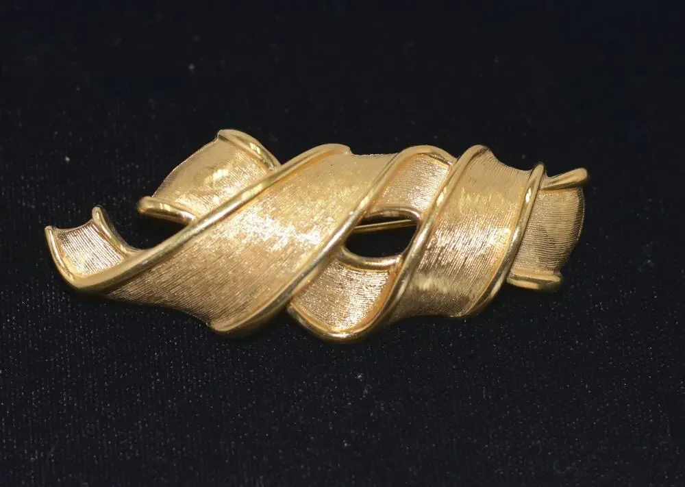 Givenchy Paris New York Designer Gold Ribbon Pin Brooch